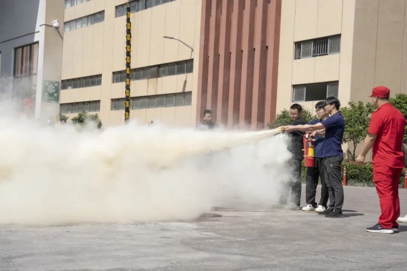 强化安全意识 筑牢安全防线丨尊龙凯时人生就是搏光电发展消防分散逃生应急演练活动