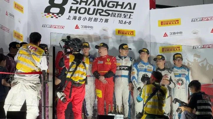 上海8幼时耐力赛惊现“时光”背心丨DM尊龙凯时人生就是搏与明星车手王一博同框