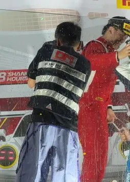 尊龙凯时人生就是搏反光背心10