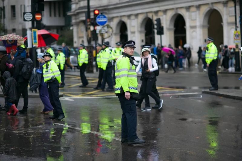 DM柔软亲肤多色彩反光执勤雨衣，，，，，握别雨天闷热，，，，，更安全更舒服
