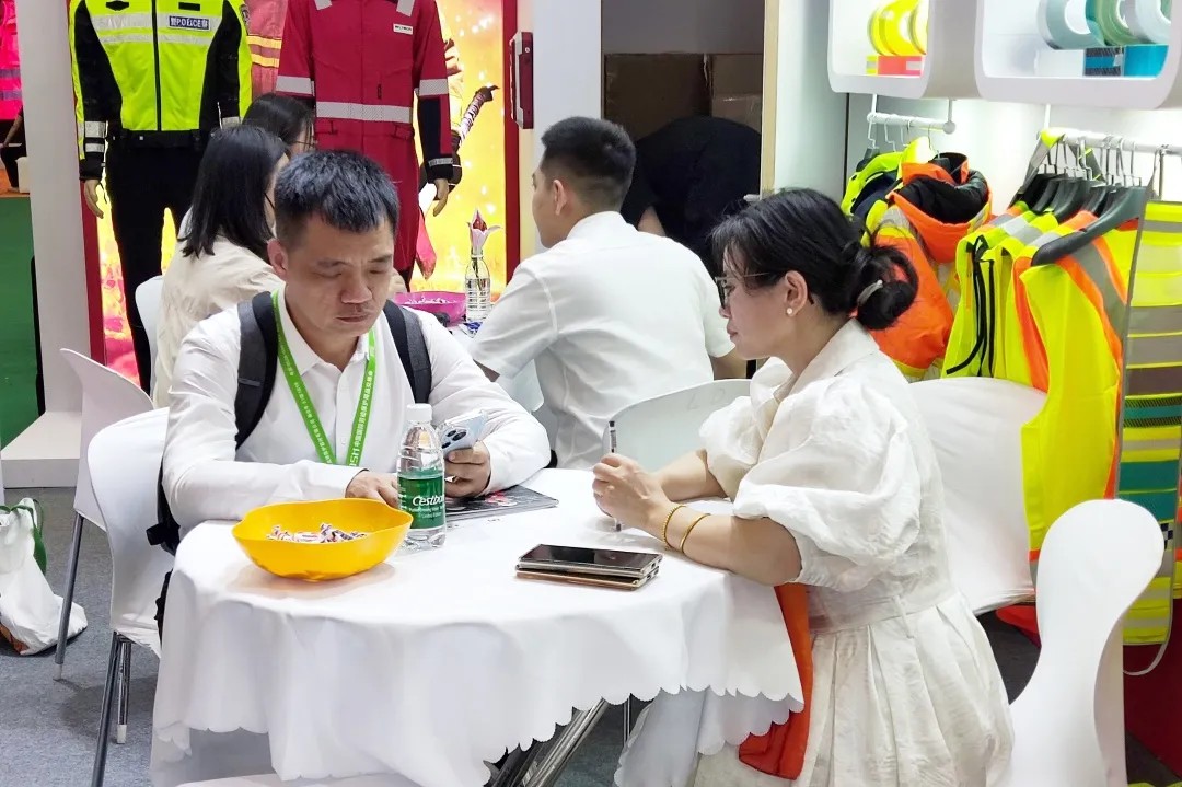 尊龙凯时人生就是搏光学上海劳保展3